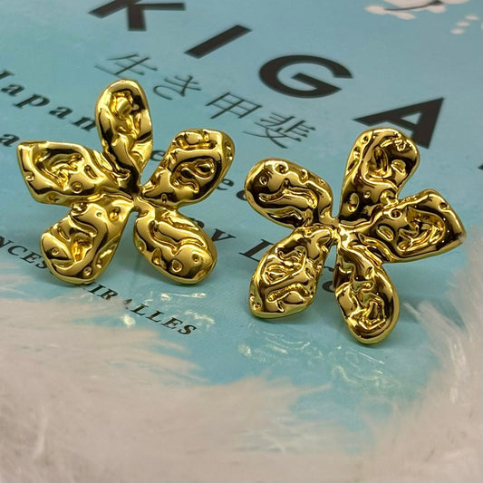 Elegant Floral Hammered Molten Gold Stud Earrings – Anti Tarnish, Lightweight & Skin-Friendly